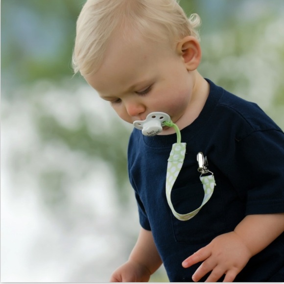 NWT BooginHead PaciGrip Green and White Polka Dot Pacifier Clip - Picture 2 of 9